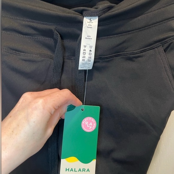 NWT Halara Cloudful™ Air Fabric High Waisted Joggers
Size:XS COLOR: Black - Picture 5 of 6